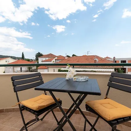 Apartman Dildo 公寓 *