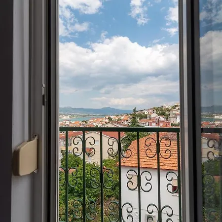 Apartman Dildo * Traù
