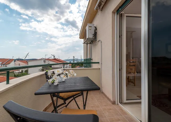 Apartman Dildo Apartman